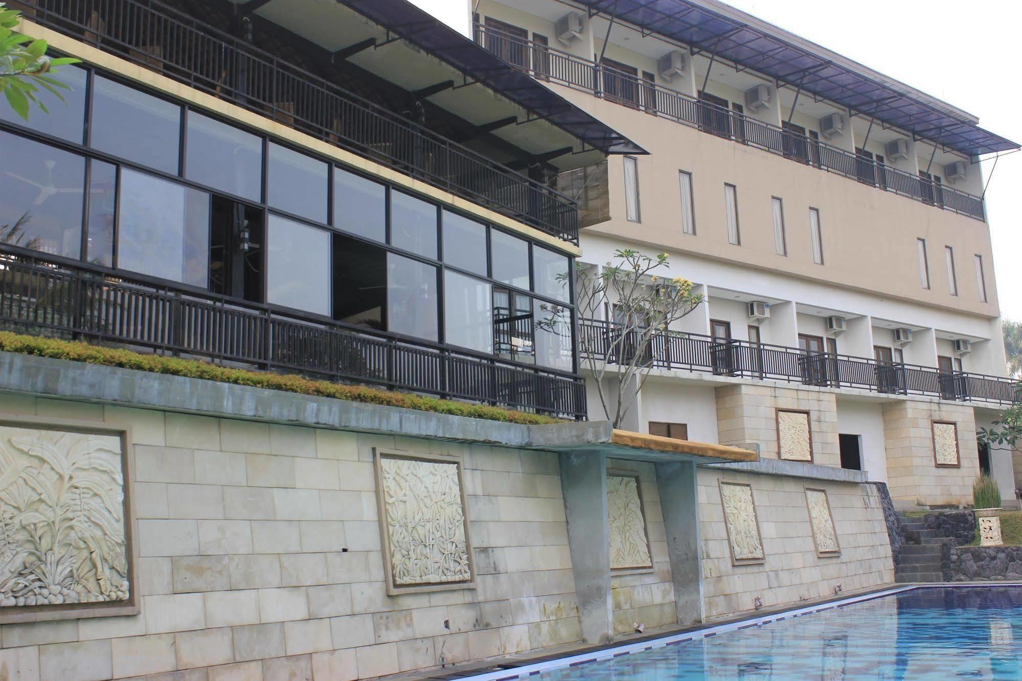 Bumi Cikeas Sentul Bogor Hotel Exterior foto